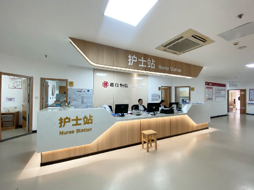 正给孩子辅导作业的妈妈突然腰疼的厉害，原来是结石发作！